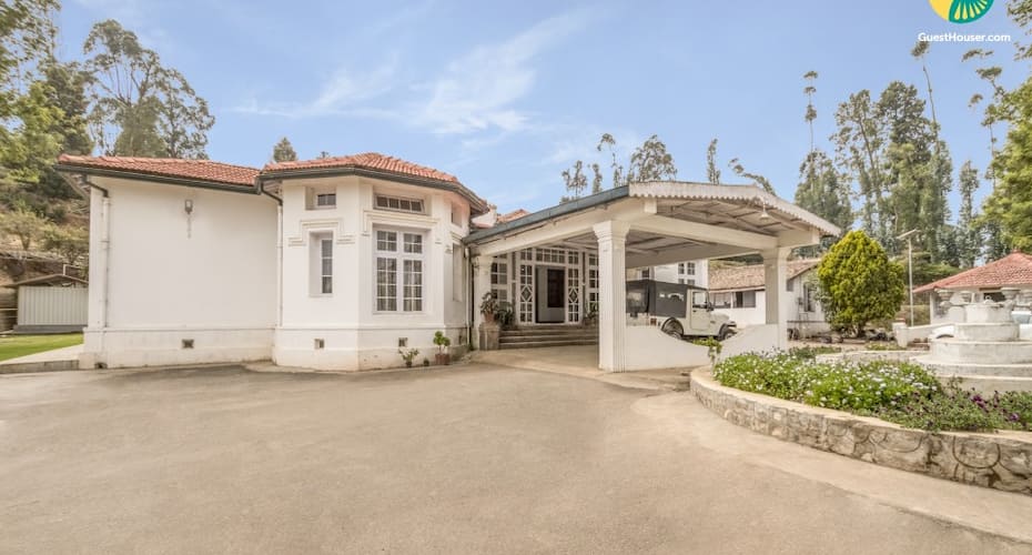 Tastefully furnished abode, 2.4 km from Ooty Lake, Ooty 3