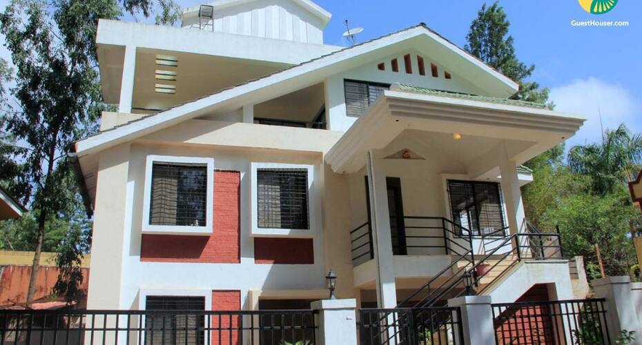 Furnished 4 bedroom bungalow for a family/group, Panchgani 1