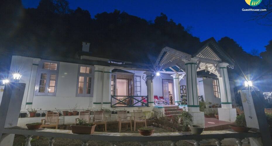 Heritage Cottage room, Nainital 4