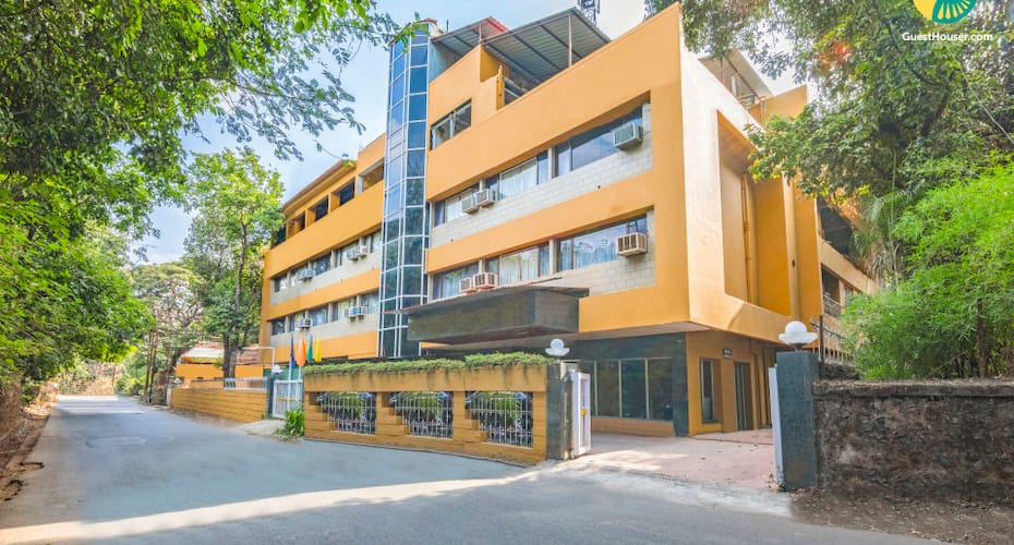 Well-furnished abode with a shared pool, near Tungarli Lake, Lonavala 1