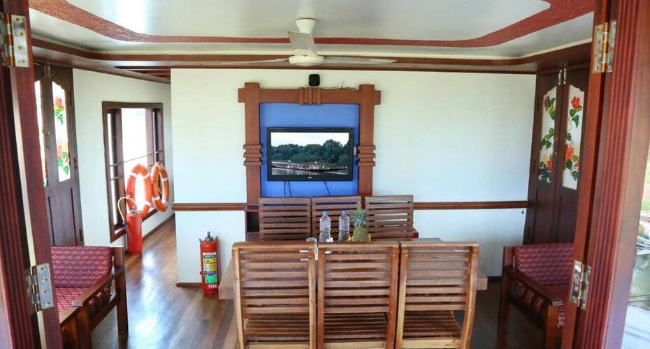 Dona Deluxe Houseboats, Alleppey 5