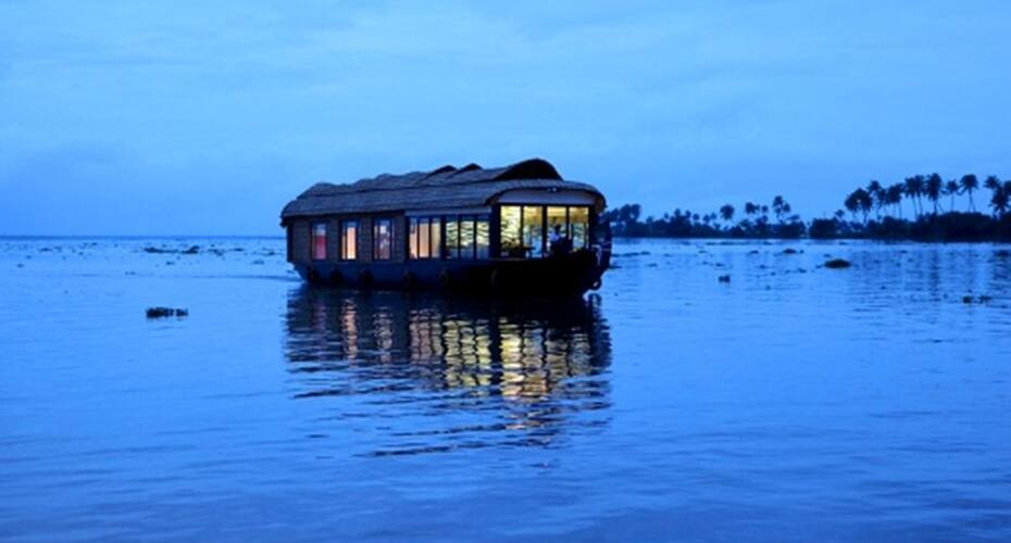 Dona Luxury Houseboats, Alleppey 3