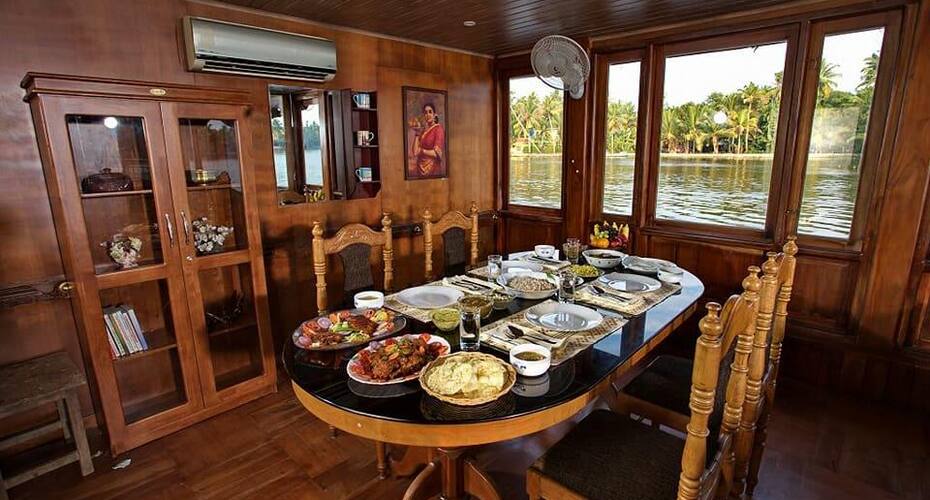 Dona Luxury Houseboats, Alleppey 4