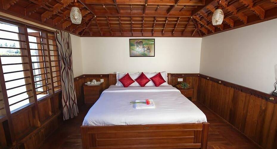 Dona Premium Houseboats, Alleppey 5