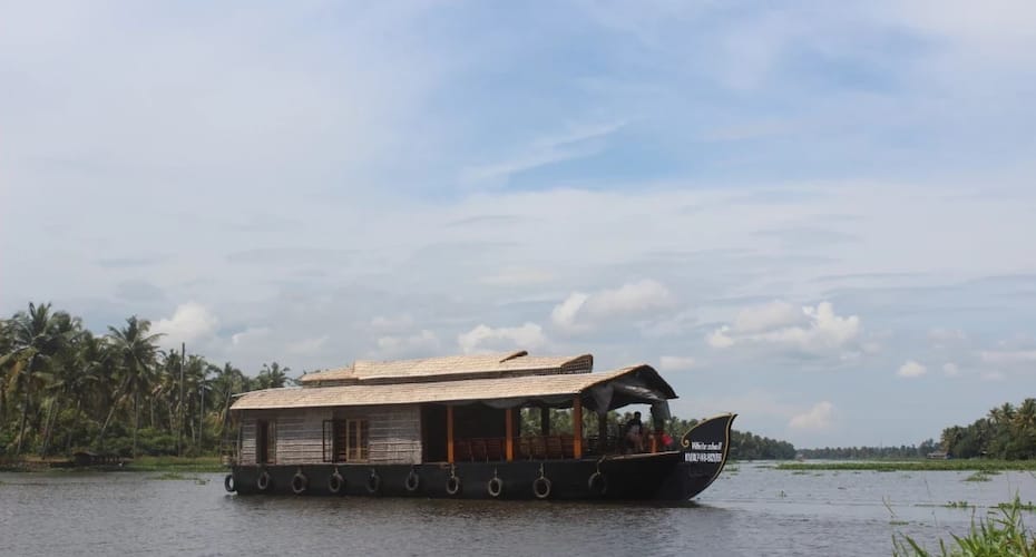 Kerala Houseboat Retreat, Alleppey 1