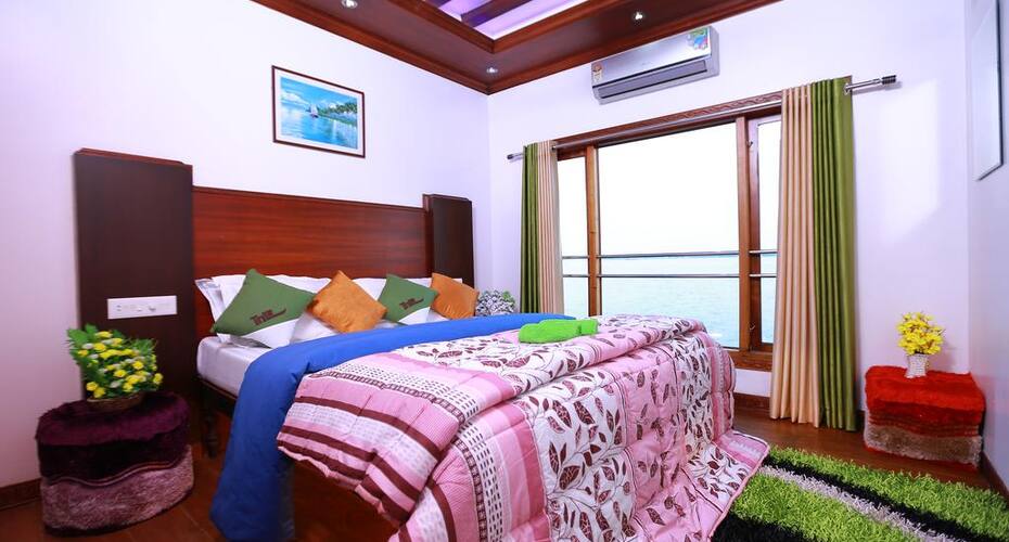 Kiliroor Three Bedroom Houseboat, Alleppey 4