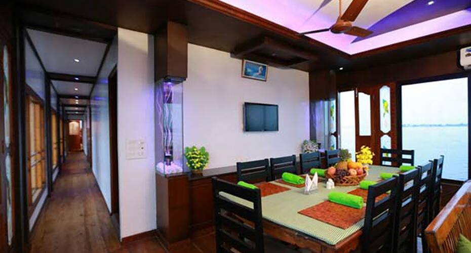 Kiliroor Two Bedroom Houseboat, Alleppey 4