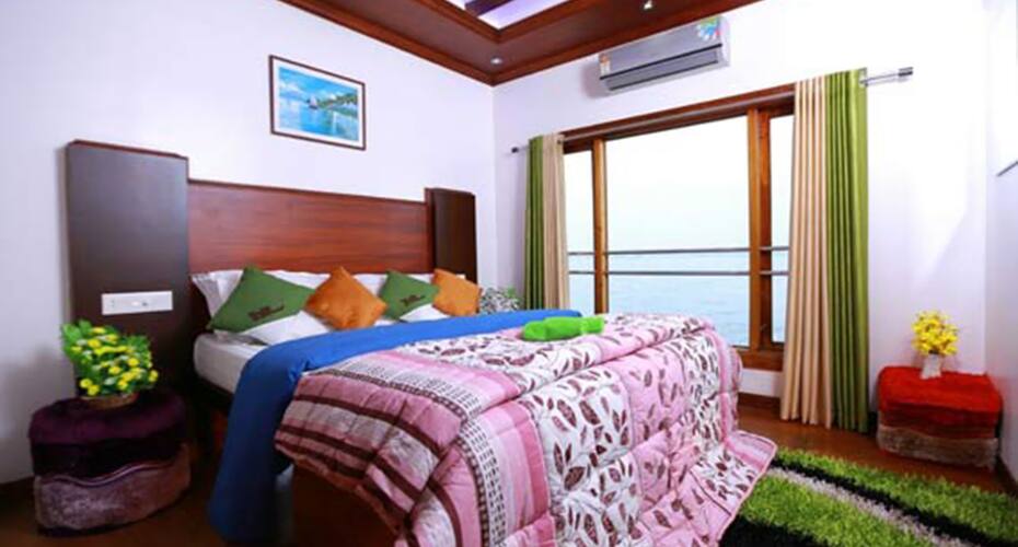 Kiliroor Two Bedroom Houseboat, Alleppey 5