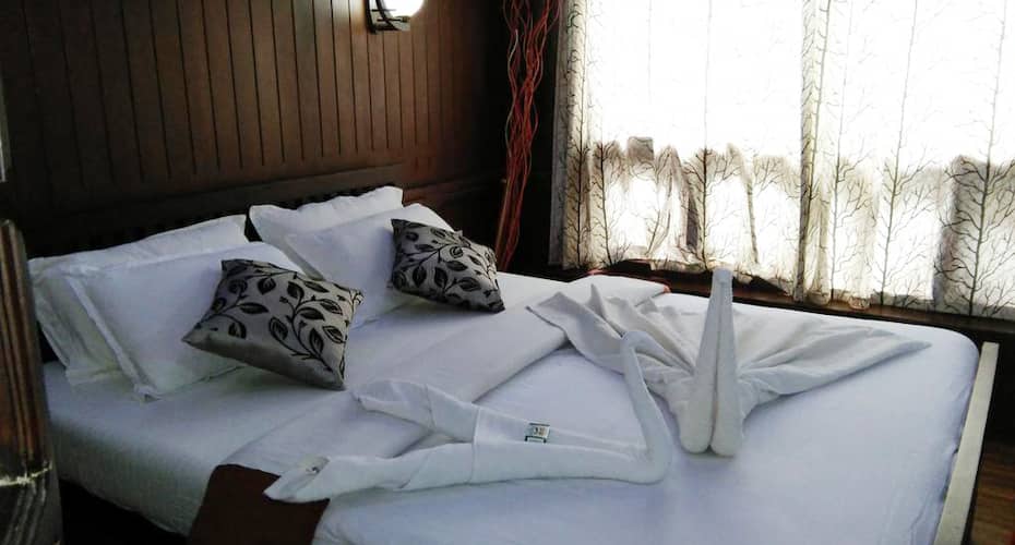 Kiliroor One Bedroom Houseboat, Alleppey 5