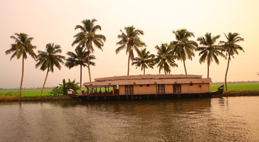 Marina Rosh INN, Alleppey 5