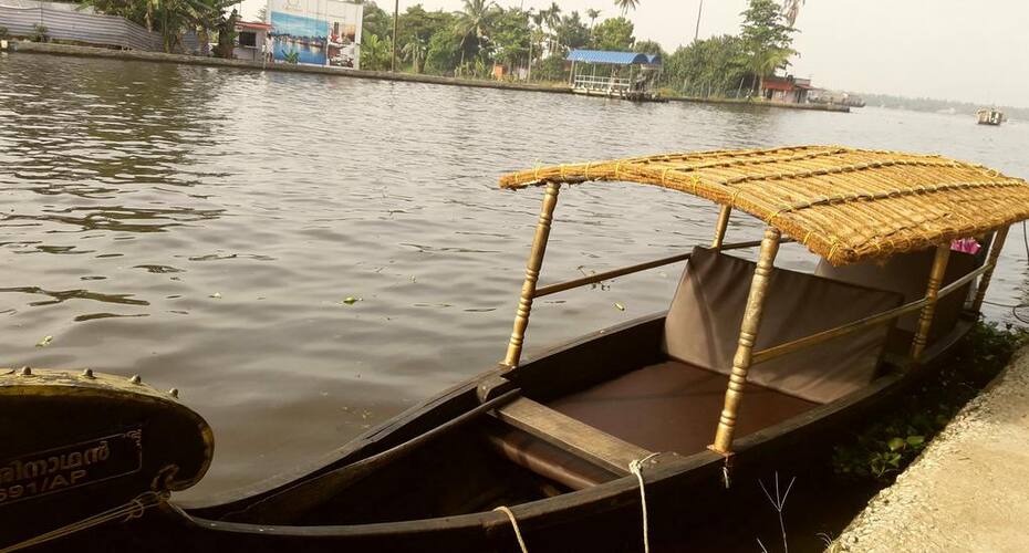 Aham Houseboat, Alleppey 4