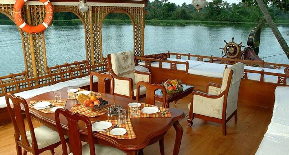Aham Houseboat, Alleppey 5