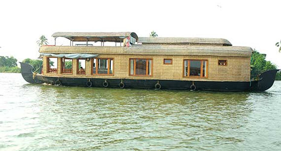 Anna Cruise Deluxe Houseboat, Alleppey 1