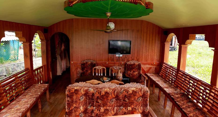 Triveni Houseboat, Alleppey 4