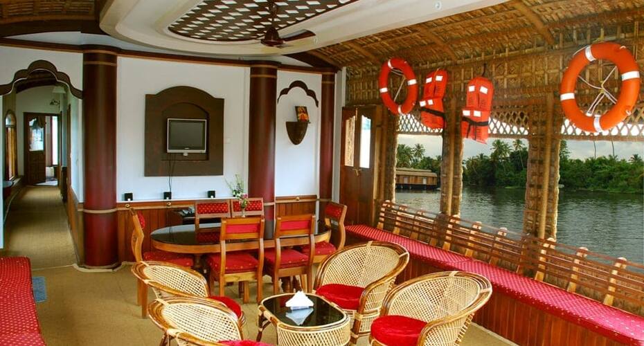 Tipster Honeymoon Houseboat, Alleppey 4