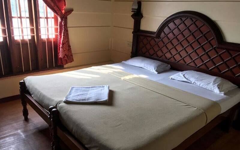 Tipster Honeymoon Houseboat, Alleppey 5