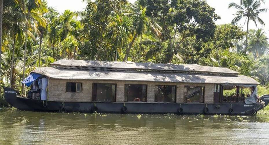 Tipster Sharing Houseboat, Alleppey 1