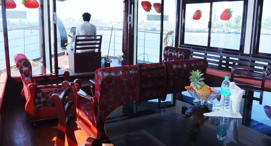 Tipster Sharing Houseboat, Alleppey 2