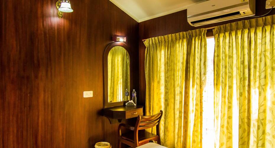 Tipster Sharing Houseboat, Alleppey 5