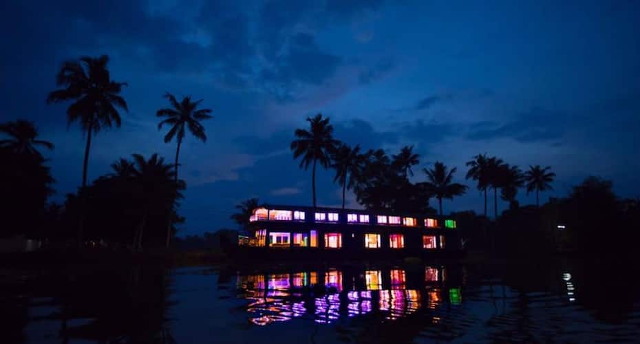Trident Ultra Luxury Houseboat, Alleppey 3