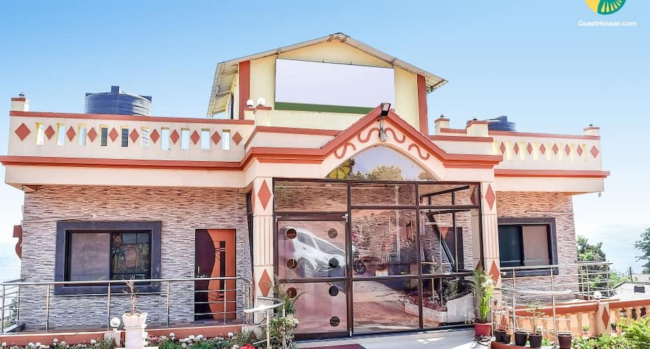 Well-appointed 8-BR stay, 1 km from Dhobi Waterfall, Mahabaleshwar 1