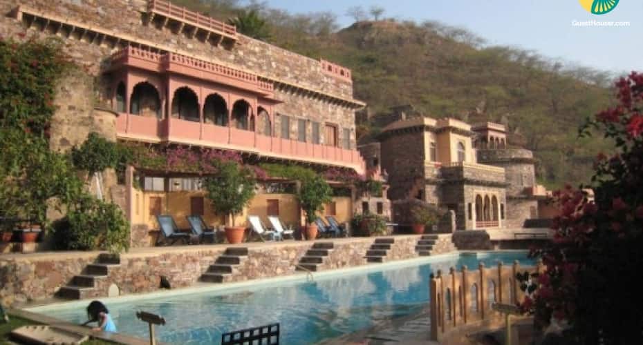 Ideal suite for Family Stay in the Jharokha Mahal, Alwar 1