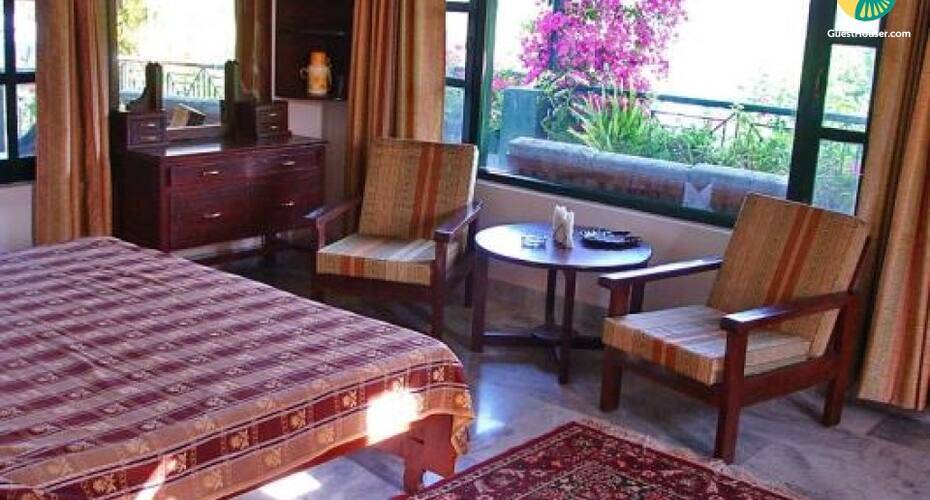 Lake-facing 2-BHK cottage, ideal for a family retreat, Bhimtal 1