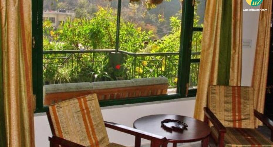 Lake-facing 2-BHK cottage, ideal for a family retreat, Bhimtal 3