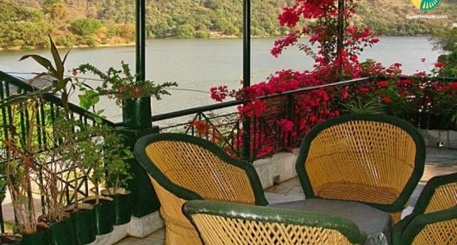 Lake-facing 2-BHK cottage, ideal for a family retreat, Bhimtal 4