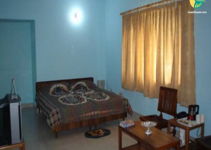 Restful stopover for backpackers on a shoestring budget, Bhimtal 2