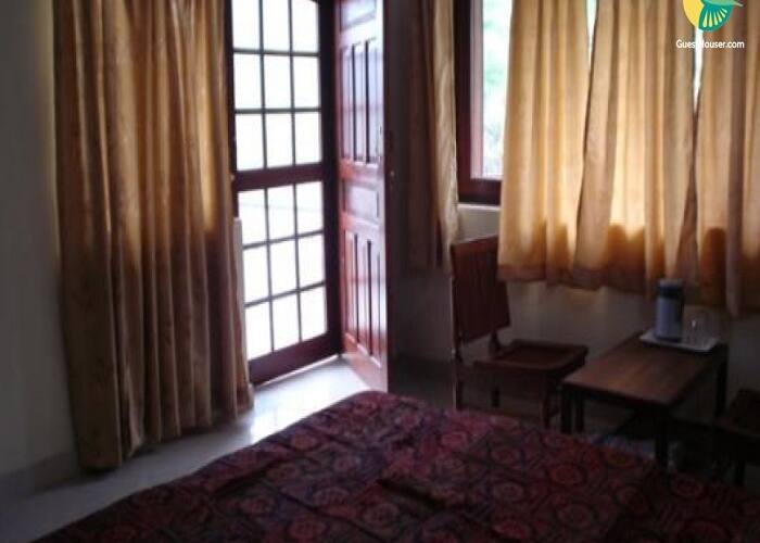 Commodious stay for close-knit friends, Bhimtal 5
