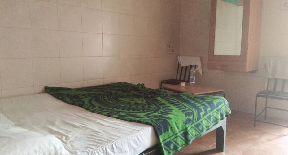 Paravathi Palace Lodging, Bangalore 4