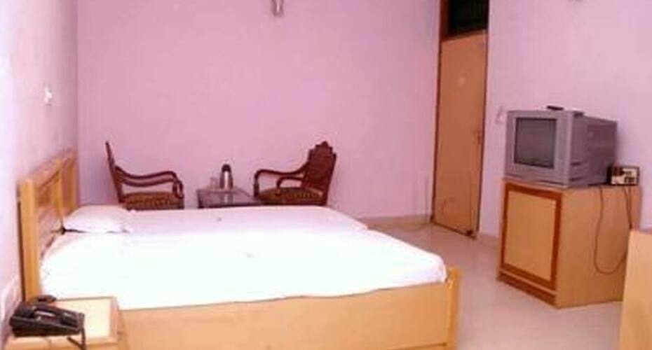 Hotel Alora, Bharatpur 4