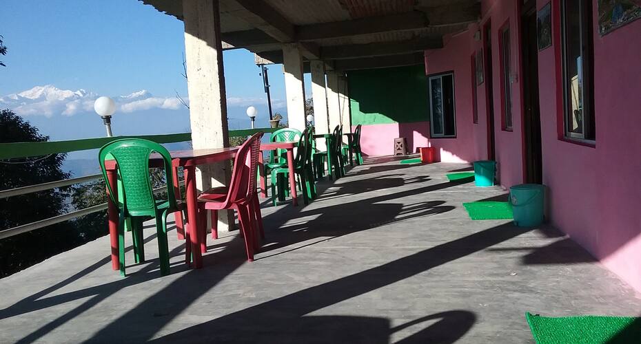 Everest Hut Homestay, Darjeeling 3