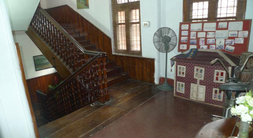 Hill Top Lodge, Gangtok 5