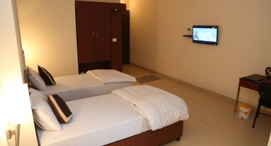 Hotel Regal View, Bhopal 4