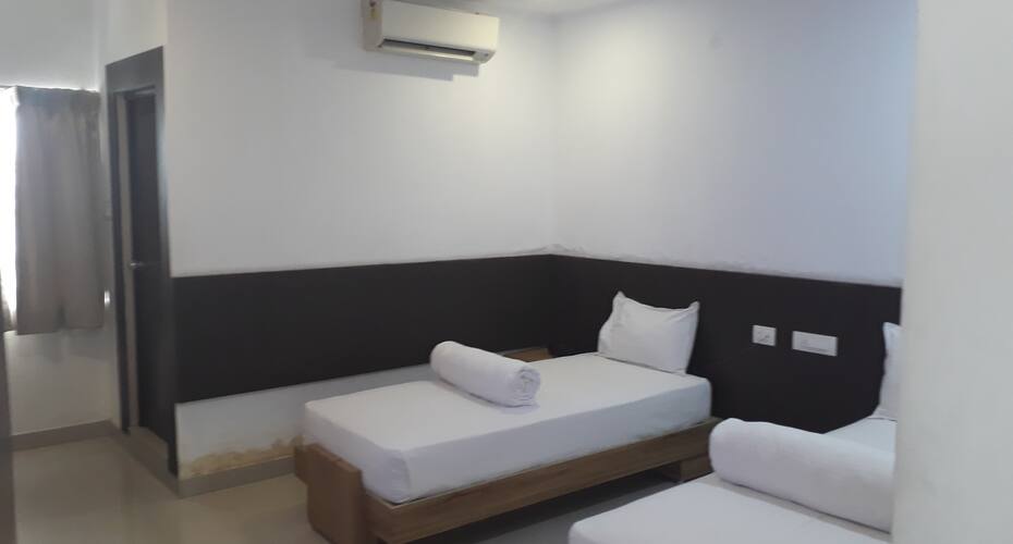 EHA Service Apartment, Chennai 4