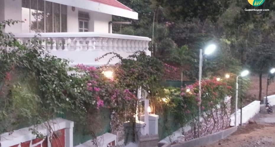 Tastefully done bungalow for a family, 1.1 km from Lonavala Lake, Lonavala 2