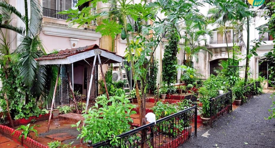 A restful 4-bedroom villa with a pool, 60 m from Tungareshwar Mahadev Temple, Lonavala 1