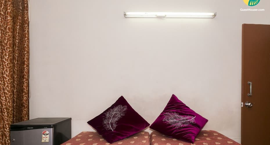 A well furnished 1 bedroom studio apartment, Gurgaon 3