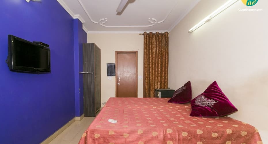 A well furnished 1 bedroom studio apartment, Gurgaon 5