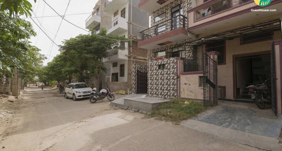 A well furnished 1 bedroom apartment, Gurgaon 2