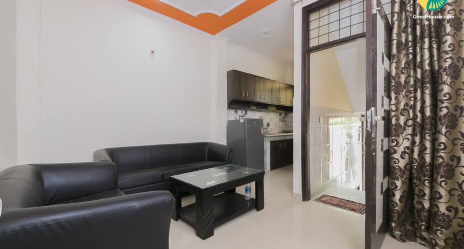 A well furnished 1 bedroom apartment, Gurgaon 4