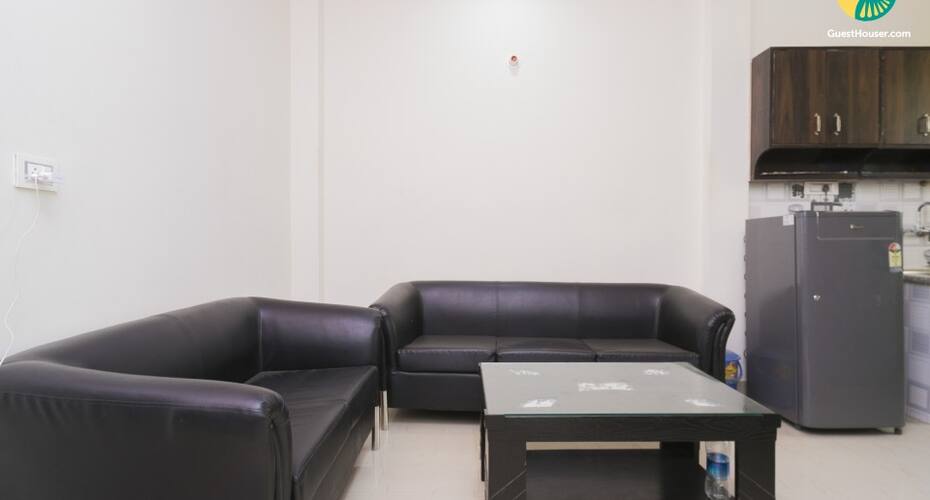A well furnished 1 bedroom apartment, Gurgaon 5