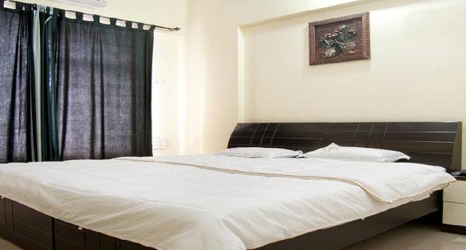 Madam Re Neptune Tower - 3 BHK, Mumbai 1