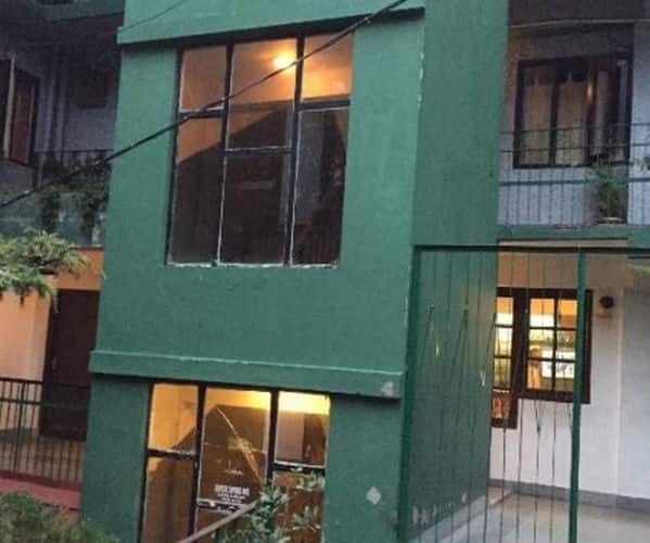 Well-furnished stay for three, close to Christ Church, Shimla 2