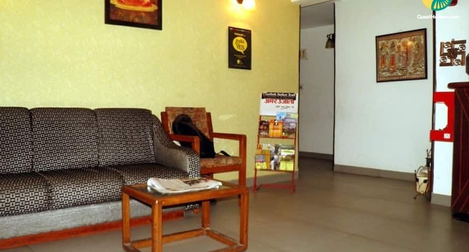 Well-furnished stay for three, close to Christ Church, Shimla 3