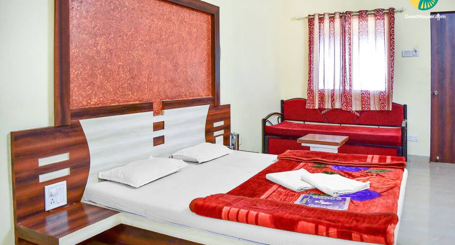 Well-furnished stay for backpackers, Mahabaleshwar 3