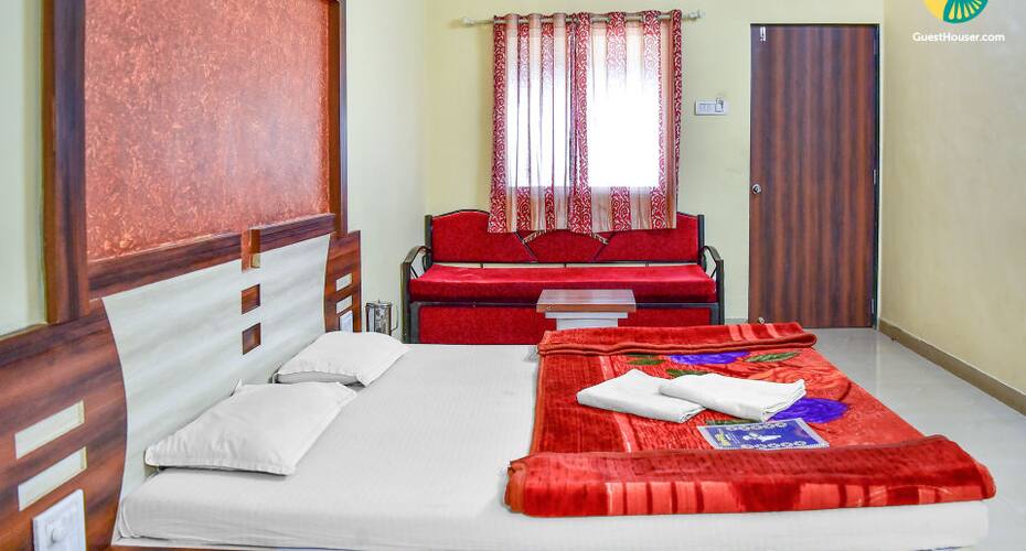 Well-furnished stay for backpackers, Mahabaleshwar 4