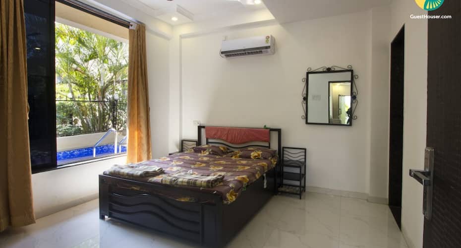 Well-furnished 4-BR bungalow with a pool, 1.8 km from Ryewood Park, Lonavala 2